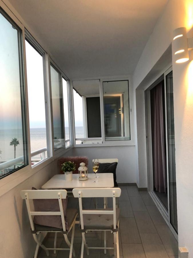 Victoria Luxury Beachfront Apartment In Benalmadena Costa Экстерьер фото
